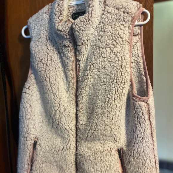 Vest - Picture 2 of 2